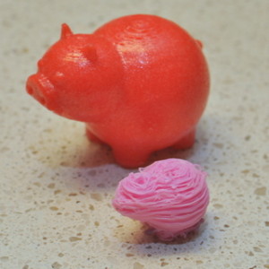 The best and worst of 3d printed pigs... One awesome, one I prefer to call "abstract"